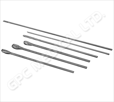Alésoir fémoral pour LCA, canulé. Taille de la pointe en forme de pétale : 6 à 12mm